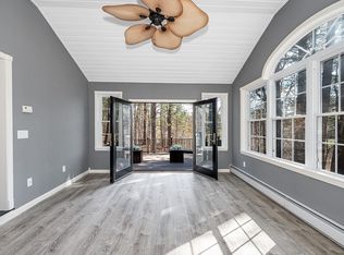 17 Autumn St, Windham, NH 03087