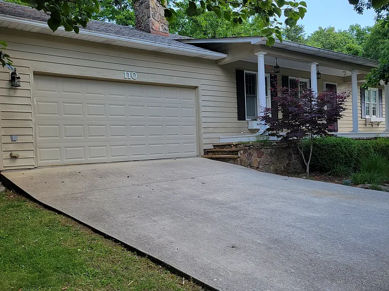 110 Hilton Ln — Photo 4