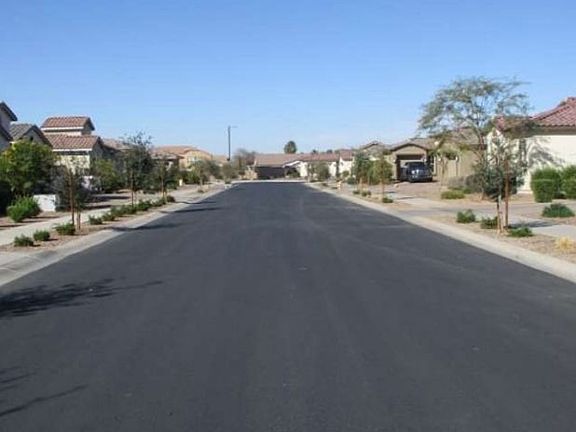 Exterior Neighborhood (street photo)