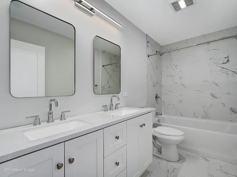 3944 S Indiana Ave #1R — Photo 10
