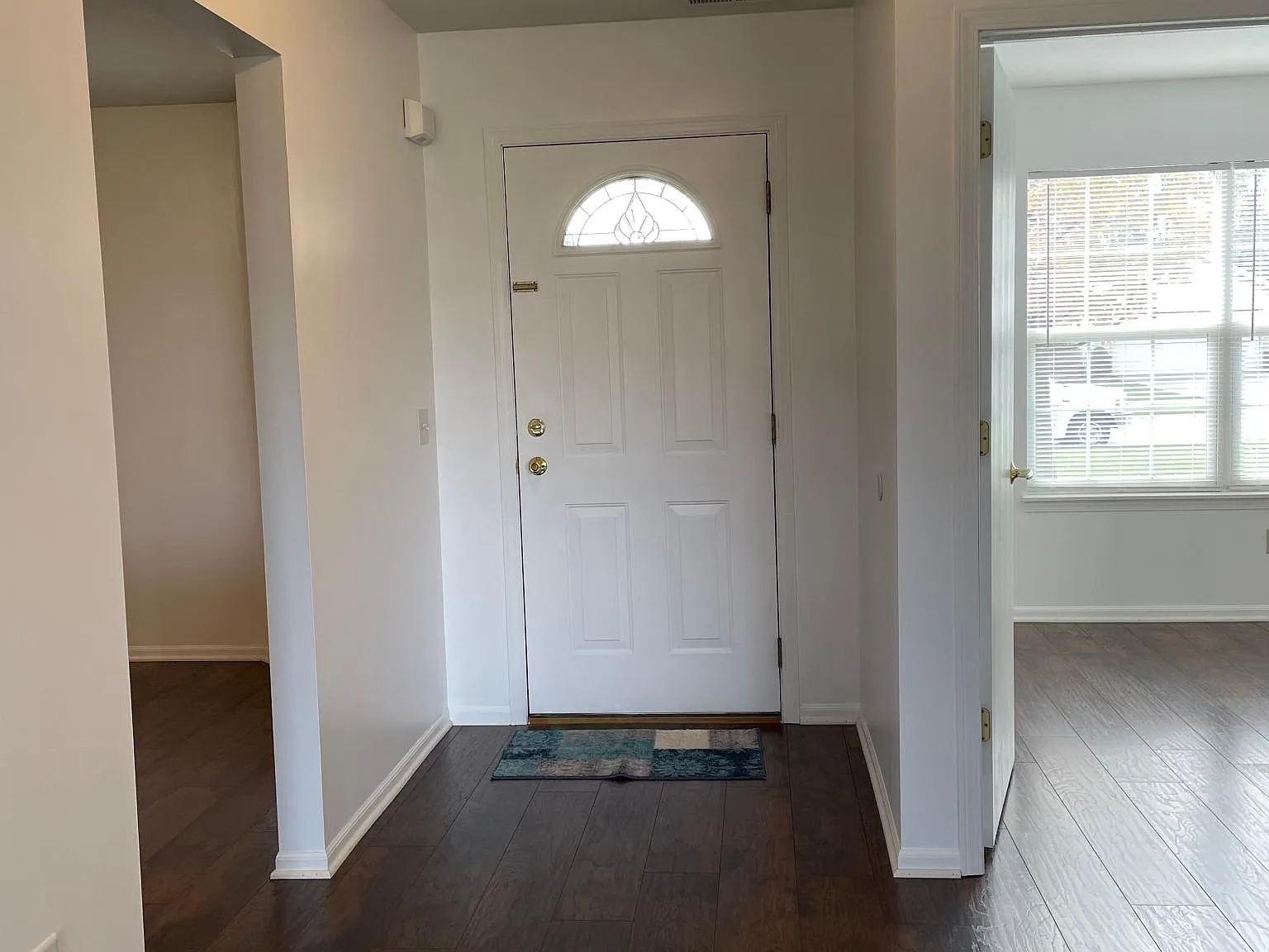 3 bed, 1136 sqft, $1,625 — Photo 3