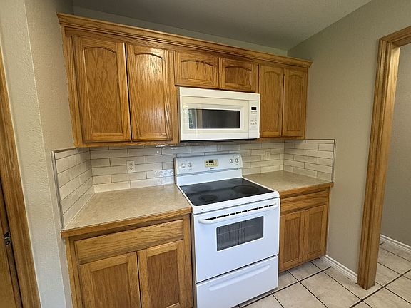 4th image of 410 Wedgewood Dr