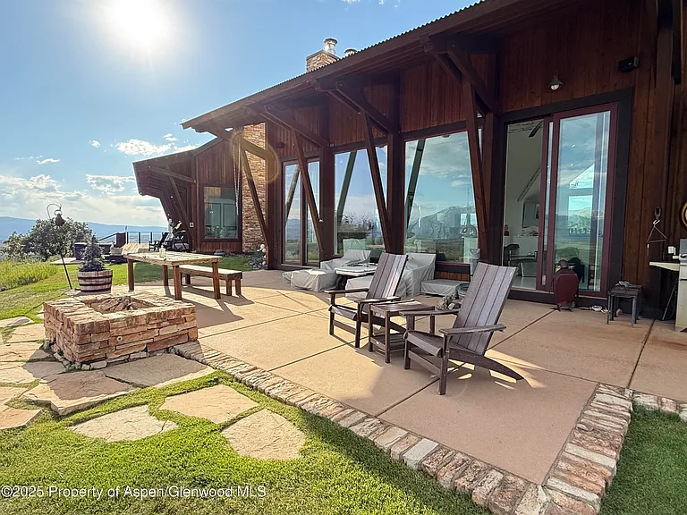 2103 Ten Peaks Mesa Rd — Photo 37