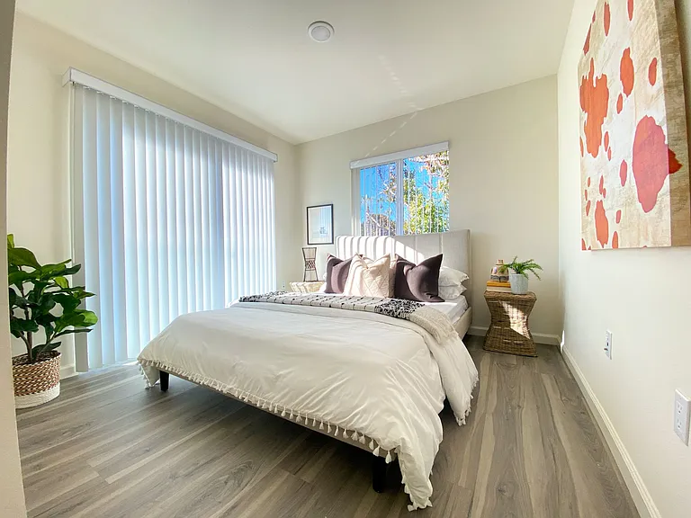 1704 Hornblend St — Photo 10