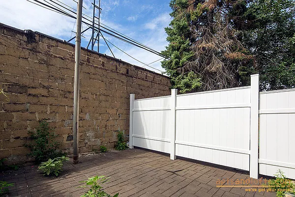 Rented by aptsandlofts.com | media 14