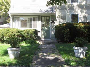 421 Ford St, Geneva, IL 60134