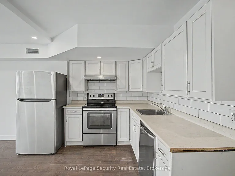 226 Lauder Ave #2 — Photo 8