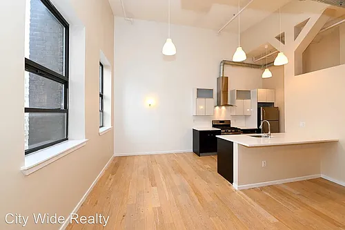 726-28 Market St #904 Photo 1