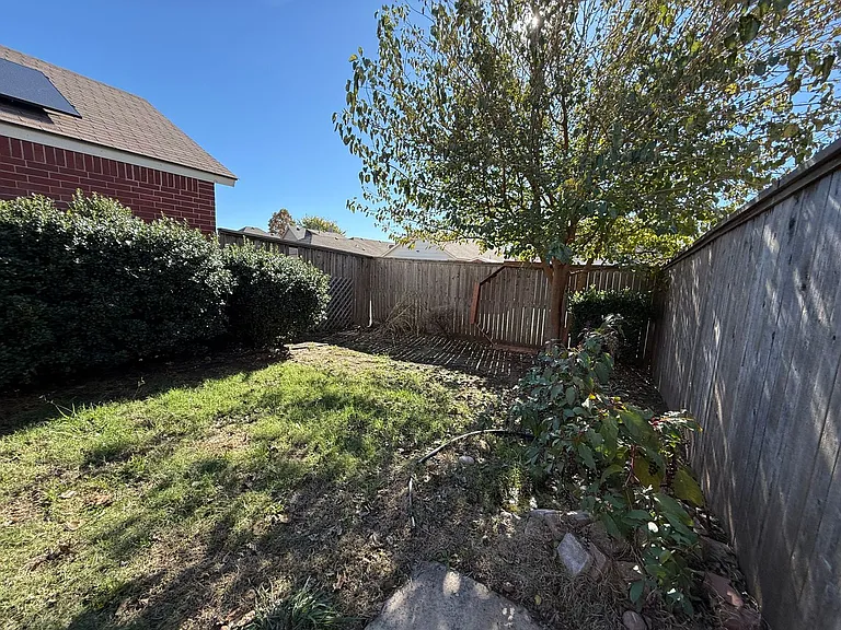 1404 SW 22nd St — Photo 36