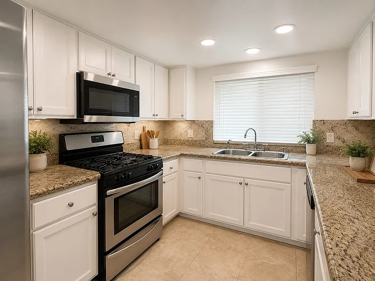 2558 Orange Ave #B2 — Photo 4