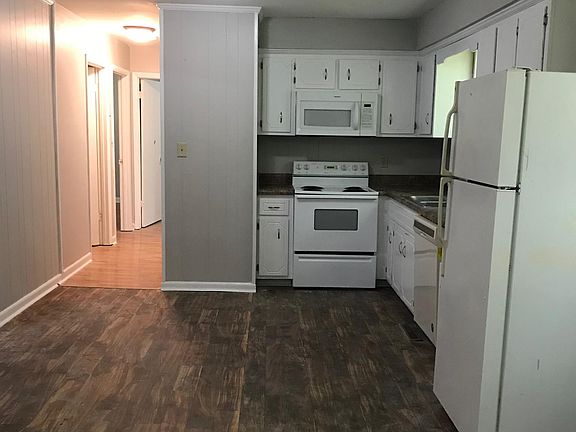 4th image of 1319 Gibson Dr