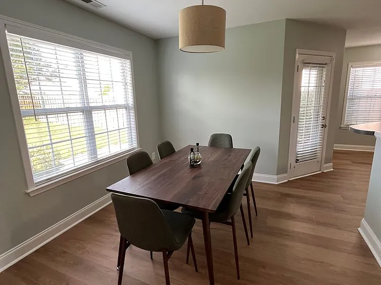 642 Hillside Dr — Photo 7