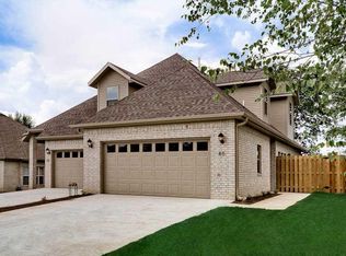 40 E Cydnee St, Fayetteville, AR 72703