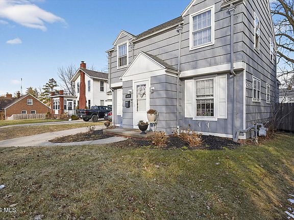 2nd image of 3014 Sherbrooke Rd