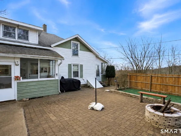 17 Spruce Street, Vernon, CT 06066