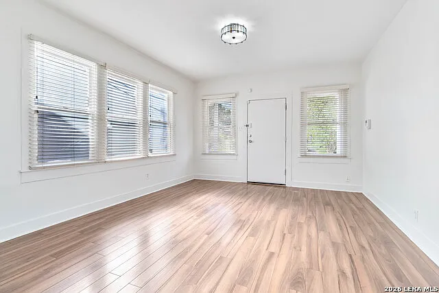 749 E Ashby Pl — Photo 5