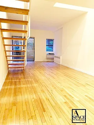 Rented by A Space Realty NY LLC | media 7