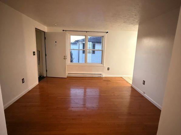 1025 Central St APT M