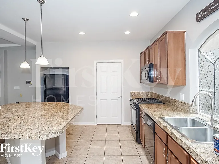 9951 Mills Reef Ct — Photo 7
