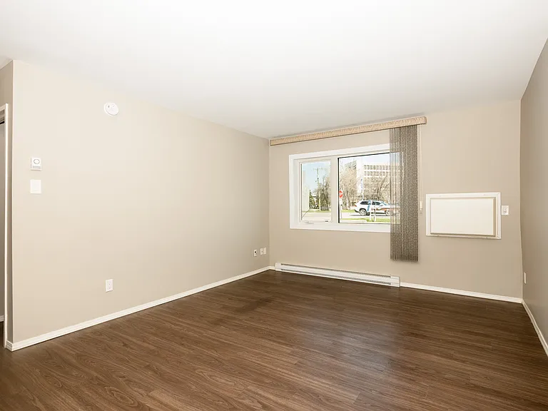 2331 Pembina Hwy — Photo 8