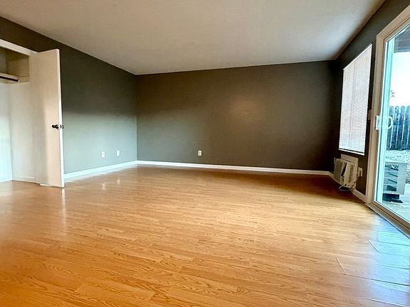 3rd image of 3550 Chestnut Ave APT 7