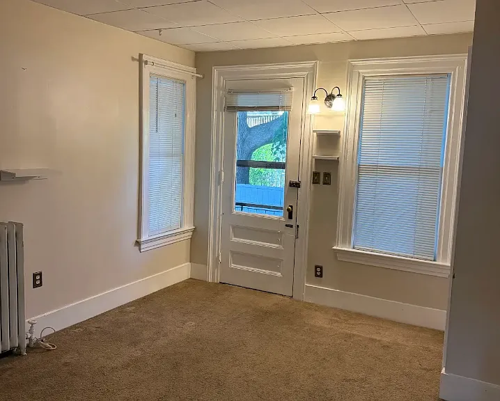 462 Glen St #2 — Photo 5