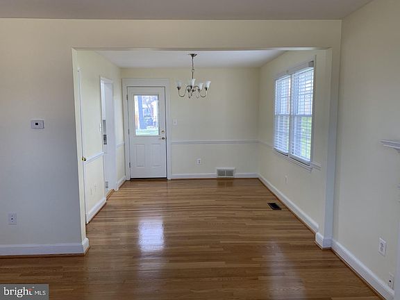 3rd image of 2908 Edgehill Dr