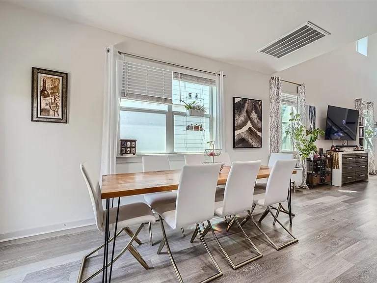 8005 Linnie Ln — Photo 11