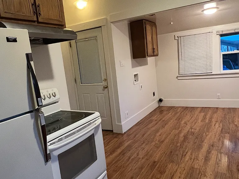 141 Avenue E — Photo 18