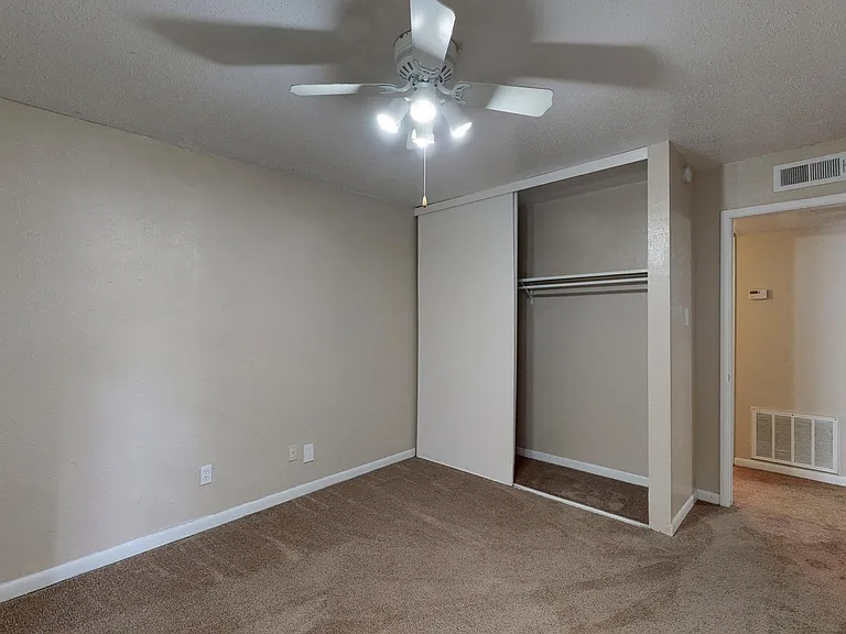 Tower Park Apartments — Photo 52