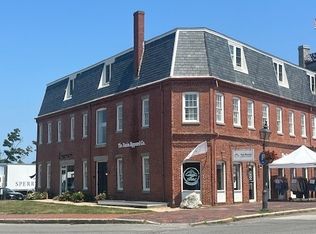 19 Water St APT 3, Newburyport, MA 01950