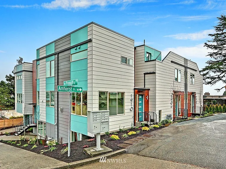 1910 Amherst Pl W — Photo 2