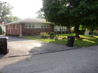 902 Wicksbury Pl, Louisville, KY 40207