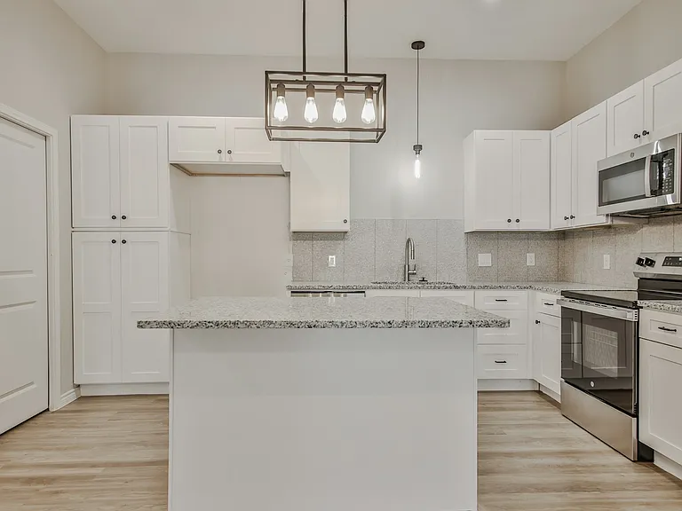 1313 Corpus Ave #B — Photo 9