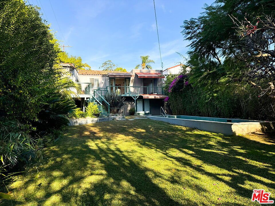 2nd image of 973 Wellesley Ave