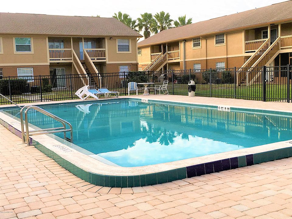 1st image of 284 Berkshire Ln #284
