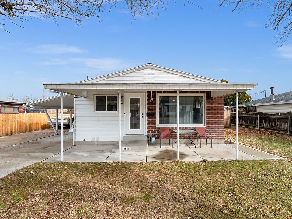 1st image of 8628 W Helen Dr #4
