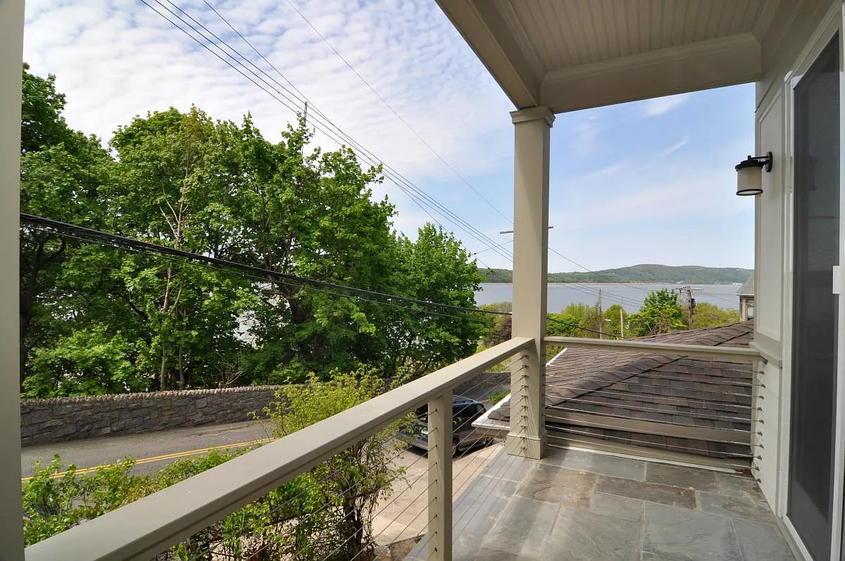3 bed, 1600 sqft, $5,800 — Photo 2