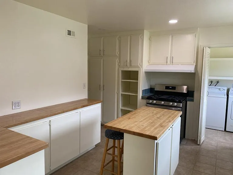 4911 Diane Pl — Photo 11