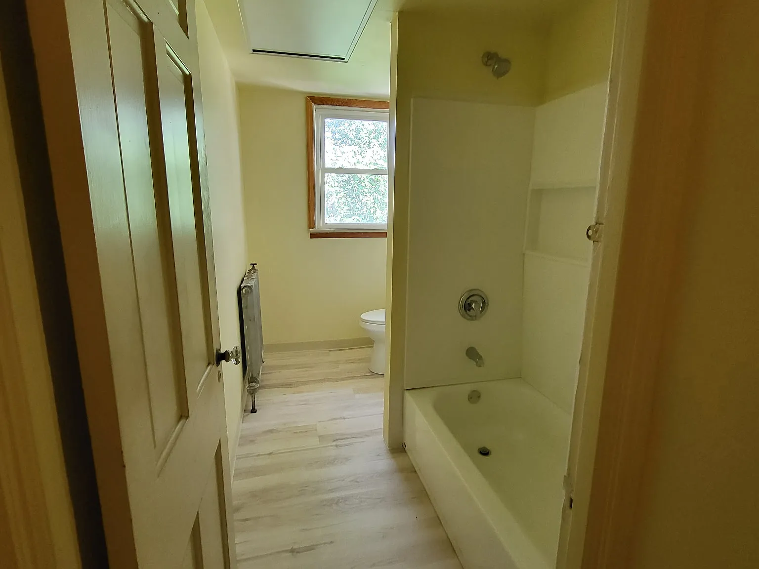 72 E Walnut St — Photo 2