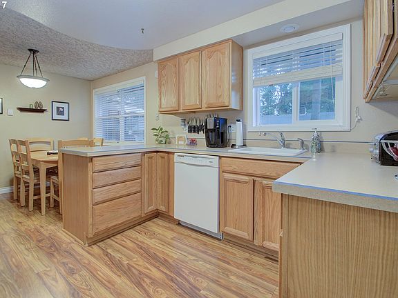 4th image of 6012 NE 98th Ave