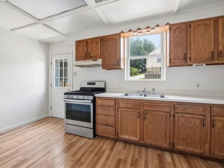 2927 Willett Rd — Photo 10