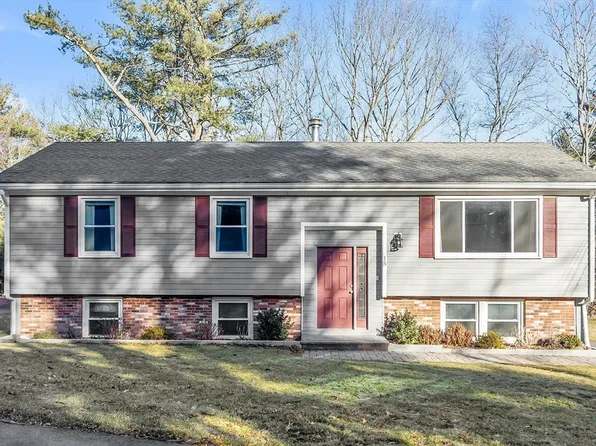 15 Hickory Hill Rd, Wakefield, MA 01880