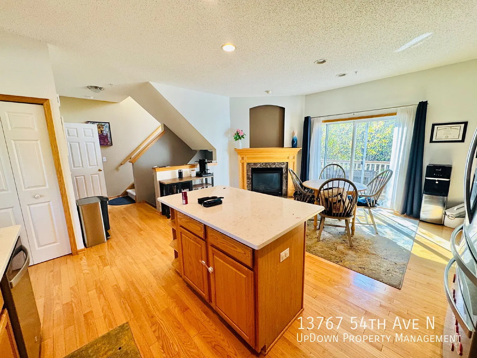 Fall/ Winter Special!) $200 Off For The First 3 Months With A Minimum 10 Month Lease. Stylish 3 F... — Photo 3