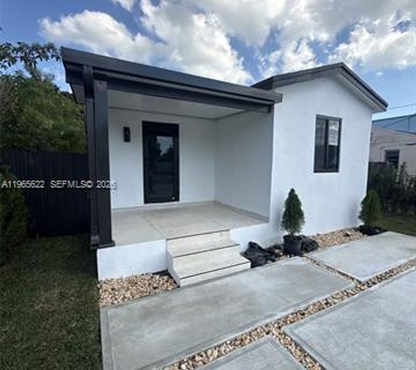 1st image of 2923 NW 16th Ave #0