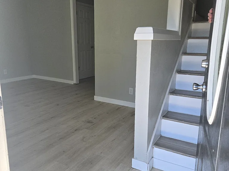 167 NW Ebberts Ave #A — Photo 7