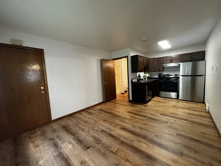 1025 W Fiedler Ln #2 — Photo 2