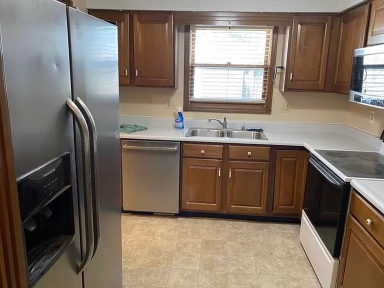 915 Stapp Dr #TOWNHOUSE — Photo 4