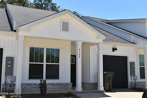 4164 Beautiful Pond Park Photo 1