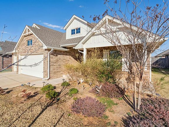 3rd image of 3605 Addison Ave